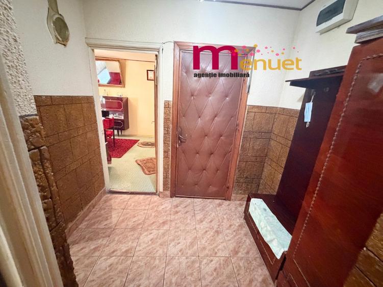 Apartament cu 3 camere decomandat în C5