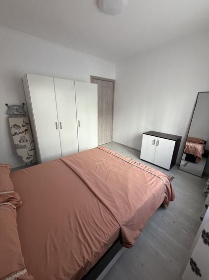 Apartament cu 2 camere semidecomandat în Păcii