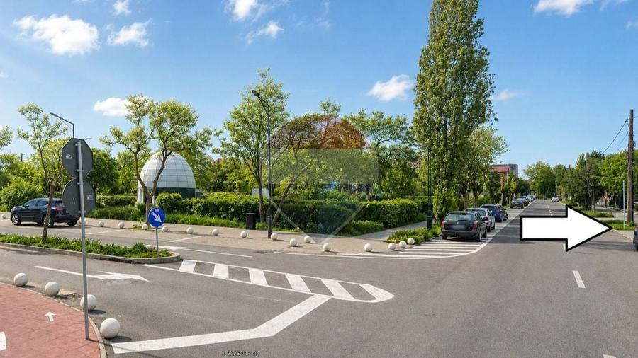 Apartament cu 3 camere, mobilat în Est