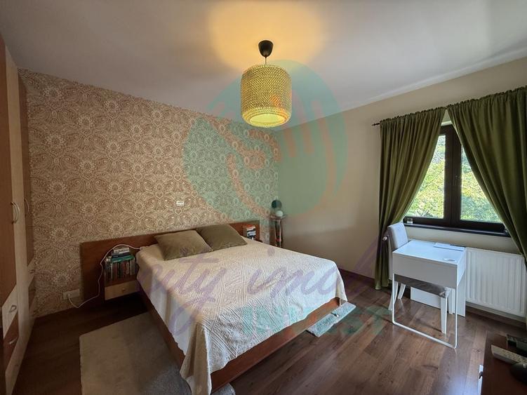 Casă individuală cu 4 camere cu Canalizare în Vatra Luminoasă