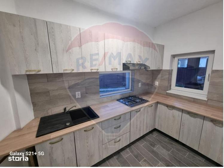 Casă cu 4 camere cu Teren 300 Mp în Central