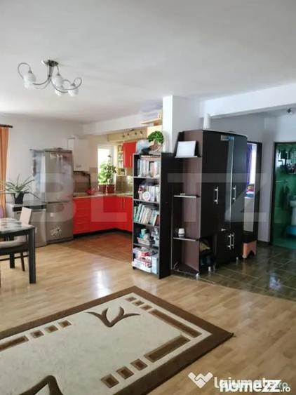 Apartament cu 4 camere decomandat în Central
