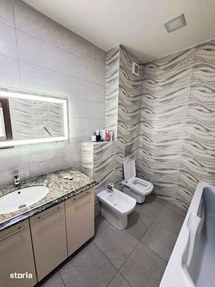 Apartament cu 3 camere decomandat, mobilat în Tractorul