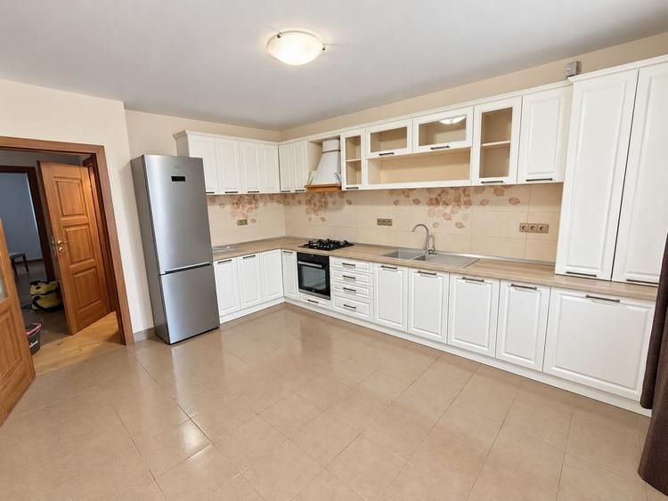 Duplex cu 4 camere cu Teren 200 Mp în Florești