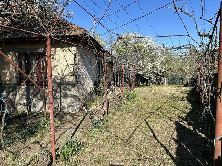 Casă cu 4 camere în Central