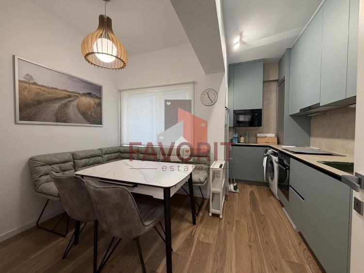 Apartament cu 4 camere decomandat, mobilat în Central