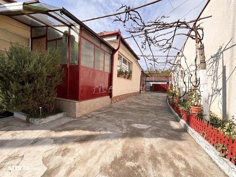 Casă cu 3 camere cu Teren 500 Mp în Central
