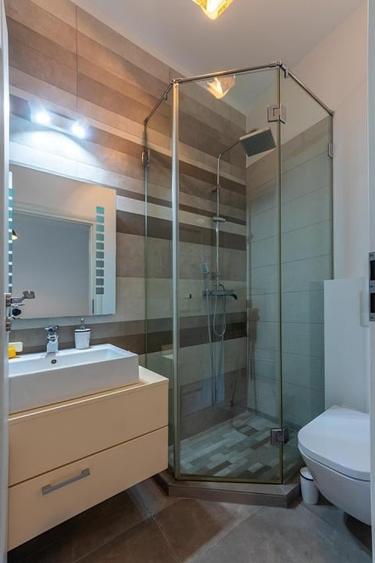 Apartament cu 5 camere în Banu Manta