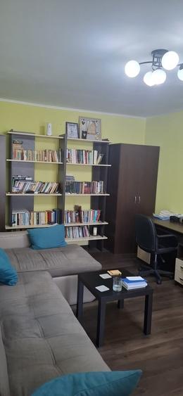 Apartament decomandat în Teiul Doamnei