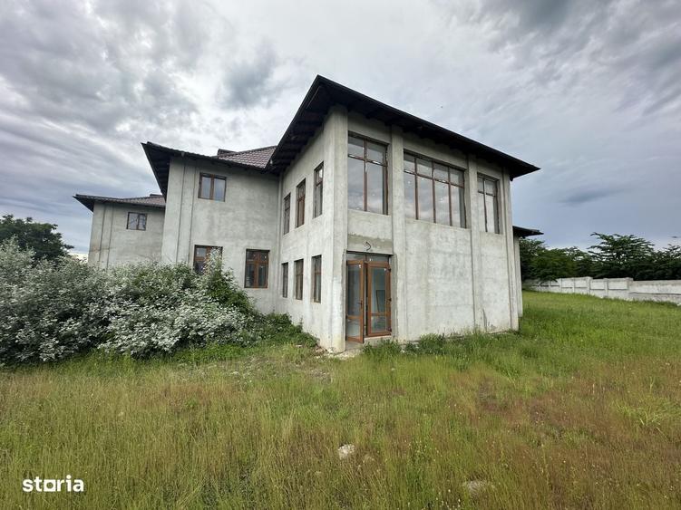 Spațiu comercial, de 936 mp, în Valea Călugărească