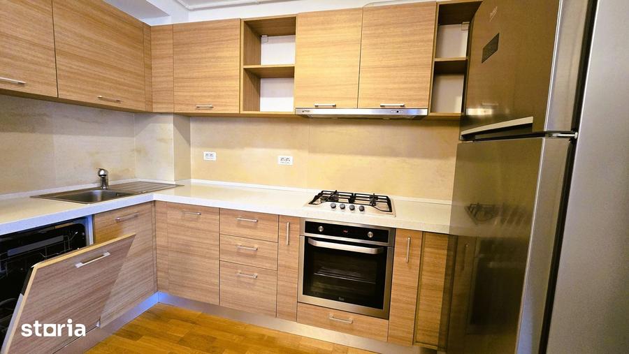 Apartament cu 3 camere decomandat în Băneasa