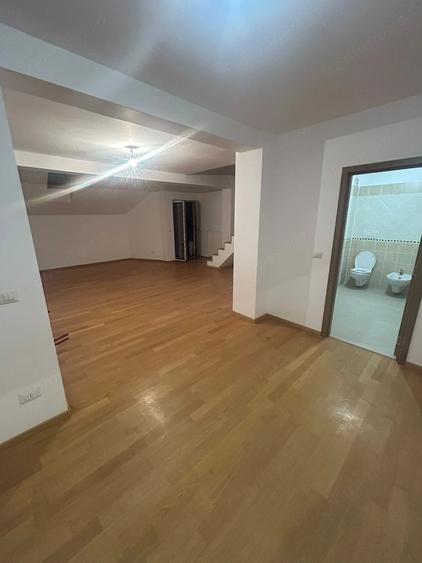 Apartament cu 3 camere semidecomandat în Braytim