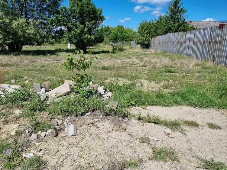 Teren de 130000 mp, în Vest