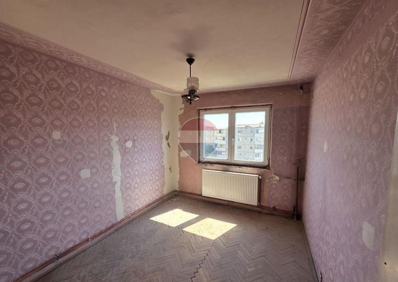 Apartament cu 3 camere semidecomandat în Șagului