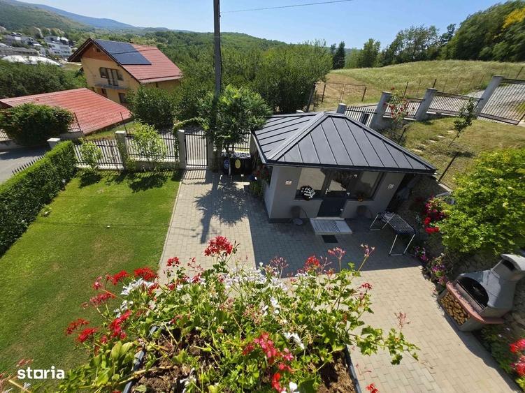 Casă cu 4 camere în Florești