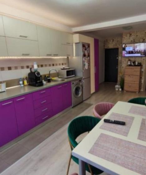 Apartament cu 3 camere semidecomandat în Florești — fotografia 1