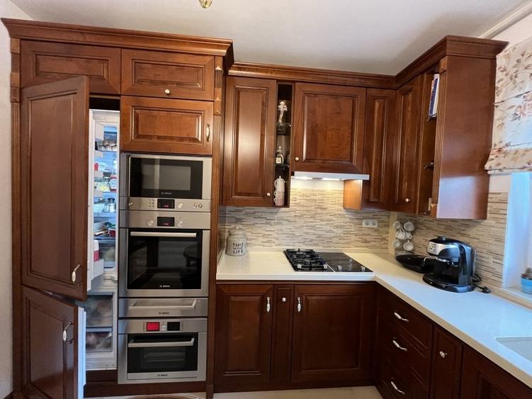 Apartament cu 3 camere decomandat, mobilat în Băneasa