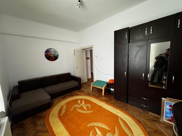 Apartament cu 3 camere decomandat în Ștefan cel Mare