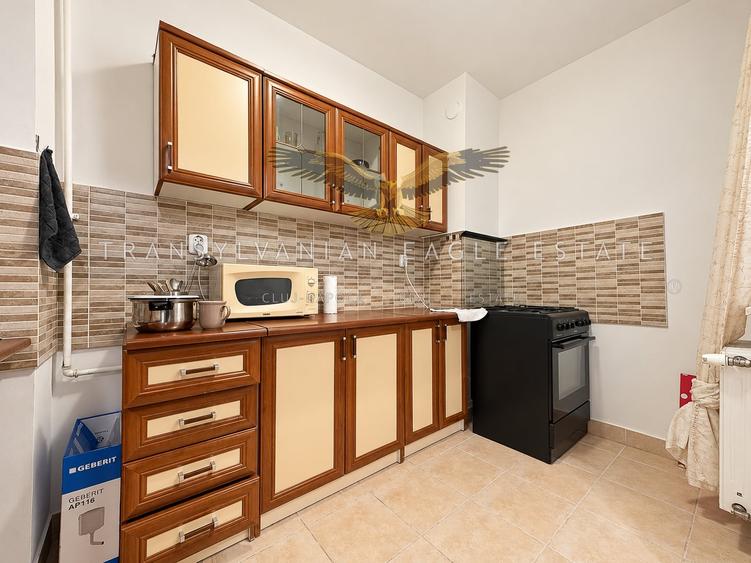 Apartament cu 2 camere semidecomandat, mobilat în Central