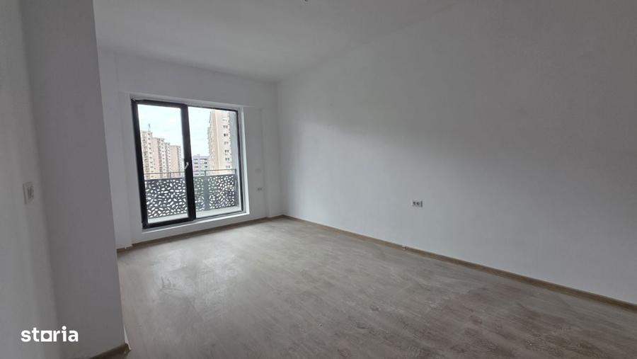Apartament cu 3 camere decomandat în Titan