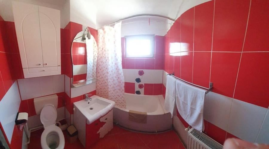 Apartament cu 2 camere decomandat, mobilat în Km 4