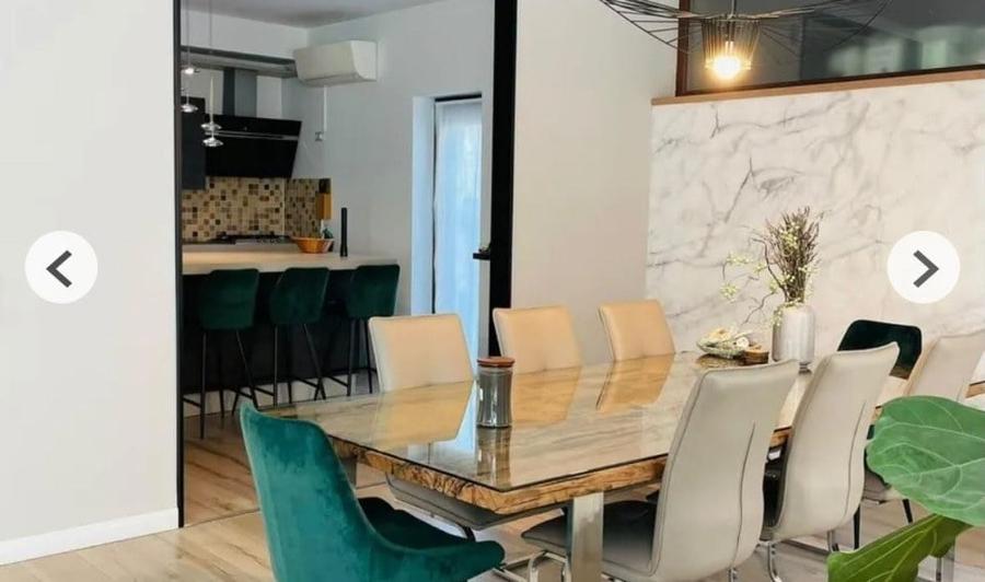 Casă cu 6 camere cu Garaj în Corbeanca