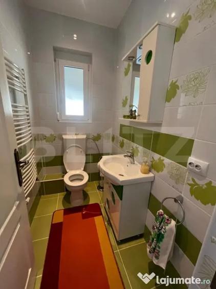 Casă cu 5 camere cu Teren 4400 Mp în Central