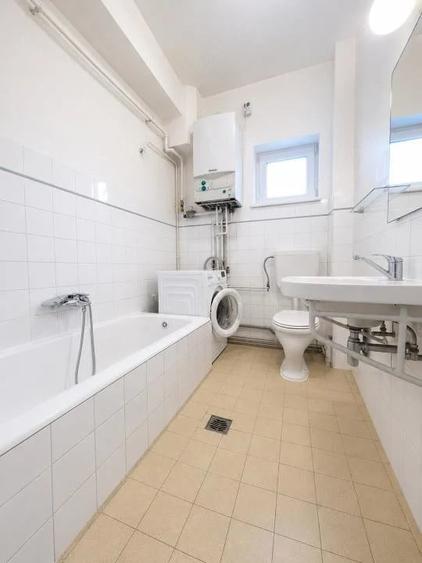 Apartament cu 3 camere decomandat în Dorobanți