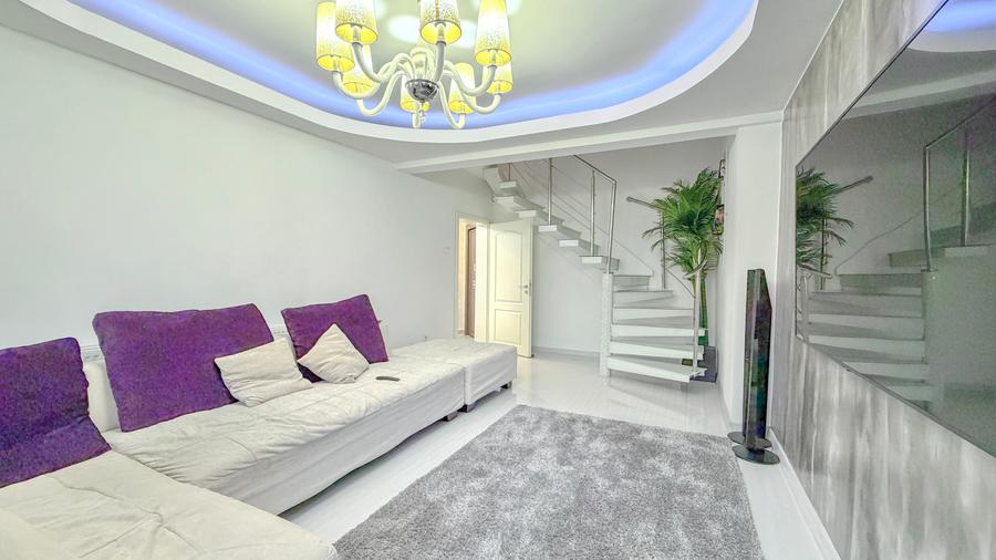 Penthouse cu 4 camere decomandat, mobilat în Gemenii