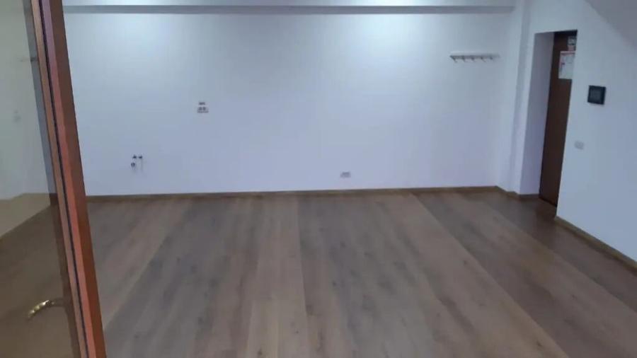 Spațiu comercial, de 55 mp, în Central