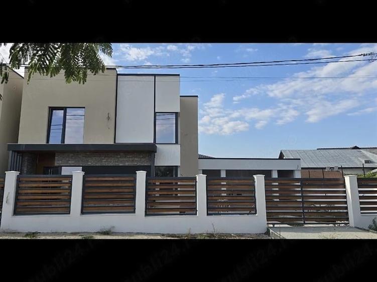 Casă individuală cu 4 camere cu Teren 243 Mp în Exterior Vest