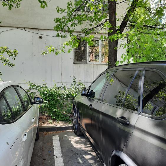 Apartament cu 4 camere decomandat în Virtuții