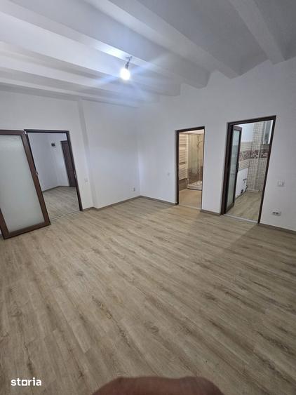 Apartament cu 3 camere în Primăverii