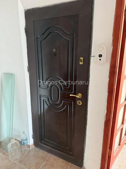 Apartament de vanzare,Turnu Magurele Teleorman,3 camere decomandat ultracentral zona 1Mai negocial