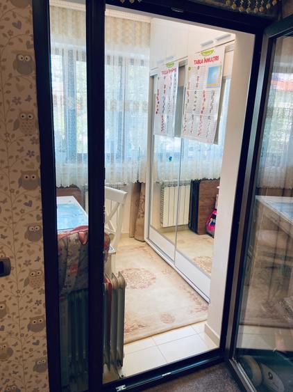 Apartament cu 3 camere decomandat, mobilat în Faleza Nord