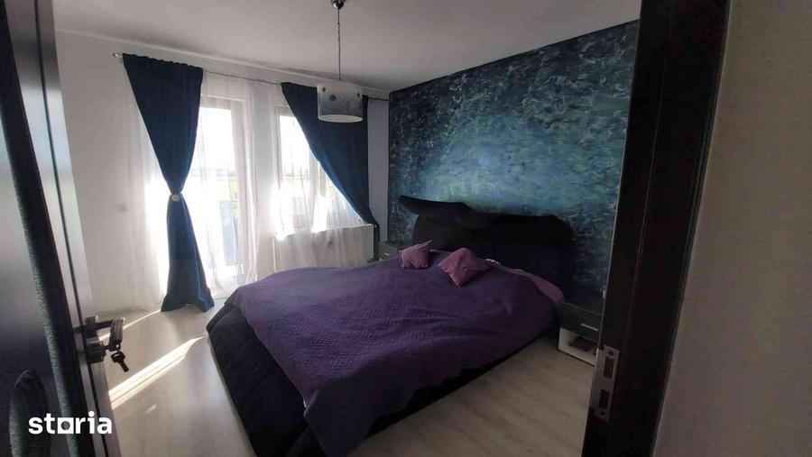 Casă cu 5 camere cu Teren 300 Mp în Cristian