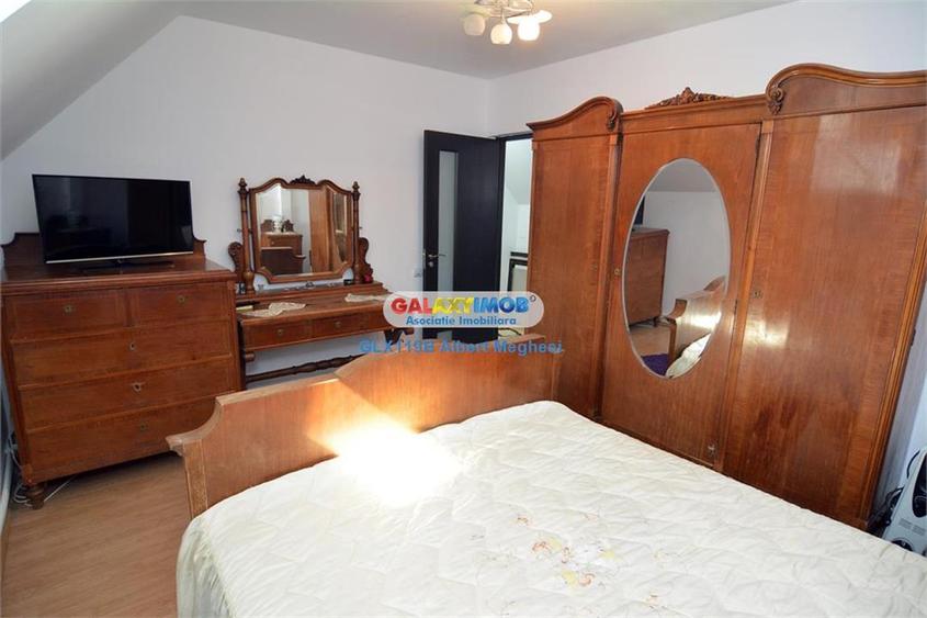 Casă cu 5 camere cu Teren 300 Mp în Est