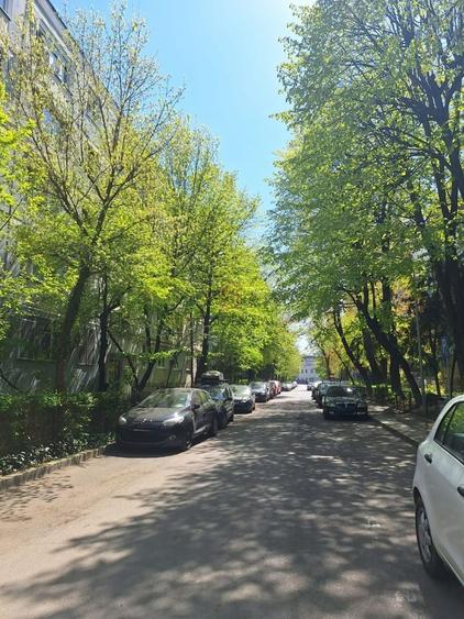 Apartament cu 2 camere decomandat în Apărătorii Patriei