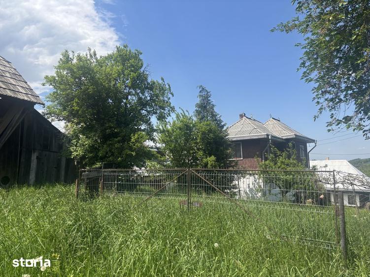 Casă cu 4 camere cu Teren 2600 Mp în Pârteștii de Jos