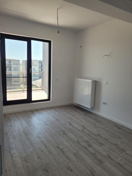 Apartament cu 3 camere decomandat în Theodor Pallady