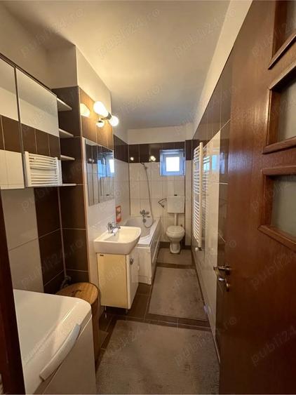 Apartament cu 2 camere semidecomandat în Parcul Carol