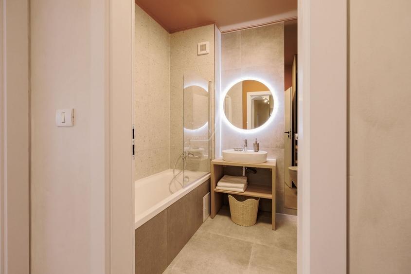 Apartament cu 2 camere, mobilat în Central