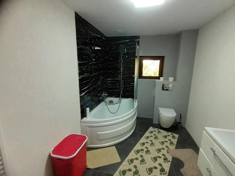 Casă cu 4 camere cu Teren 1300 Mp în Poiana (Deleni)
