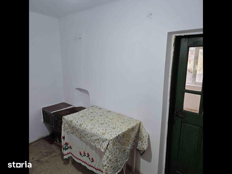 Casă cu 8 camere cu Teren 1200 Mp în Braloștița