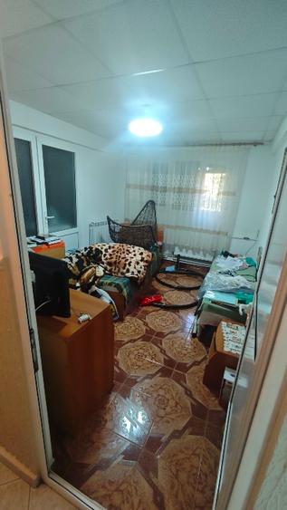 Apartament cu 4 camere decomandat în Malu Roșu