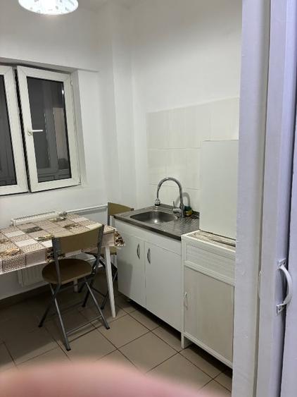 Apartament cu 2 camere decomandat, mobilat în Băneasa