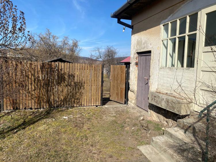 Casă cu 2 camere în Aghireșu