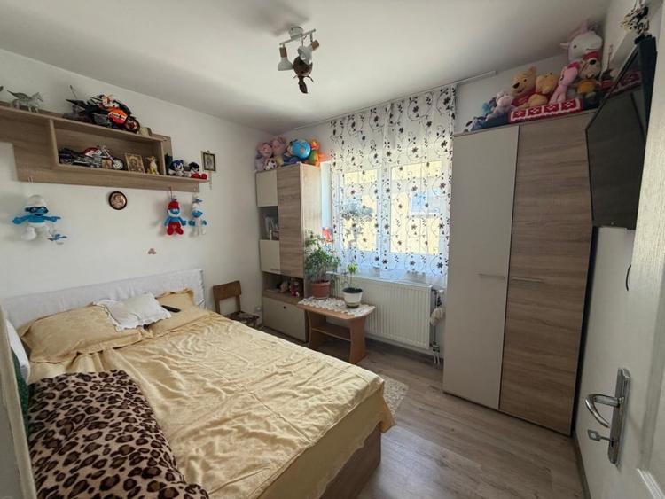 Apartament cu 2 camere semidecomandat, mobilat în Central