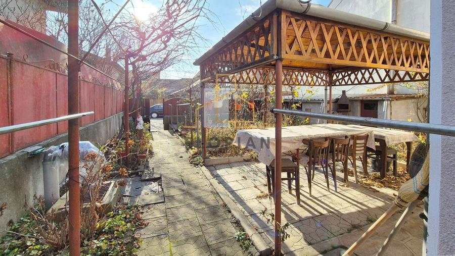 Casă individuală cu 3 camere cu Canalizare în Ultracentral