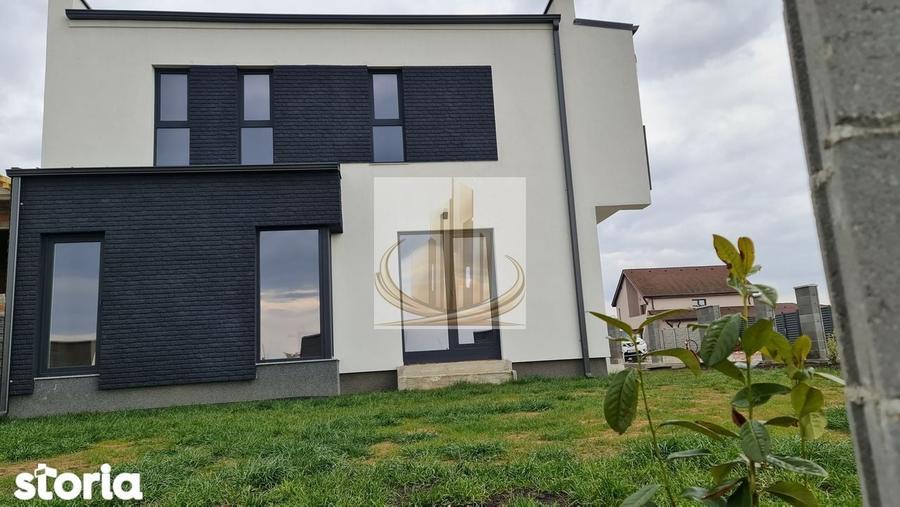 Duplex cu 5 camere cu Canalizare în Dumbrăvița